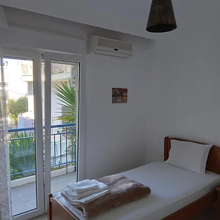 Leonidas Apartment Nea Peramos (Macedonia)