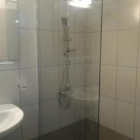 Leonidas * Néa Péramos