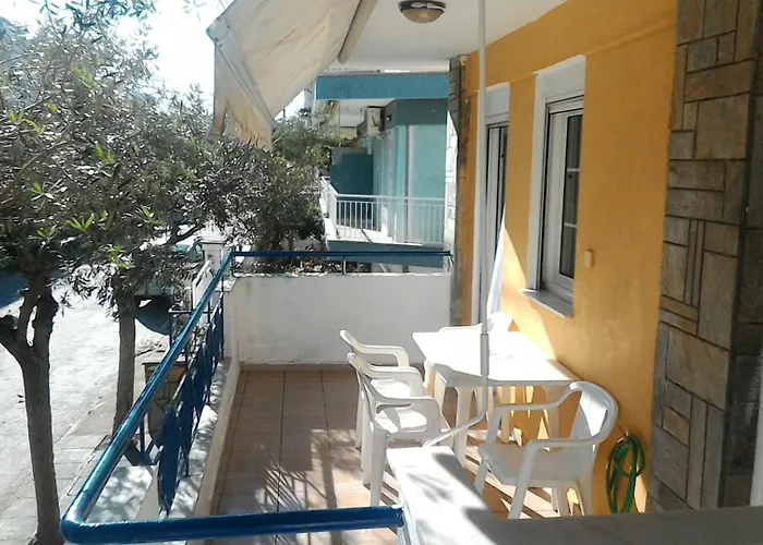 莱昂尼达斯公寓 公寓 Néa Péramos